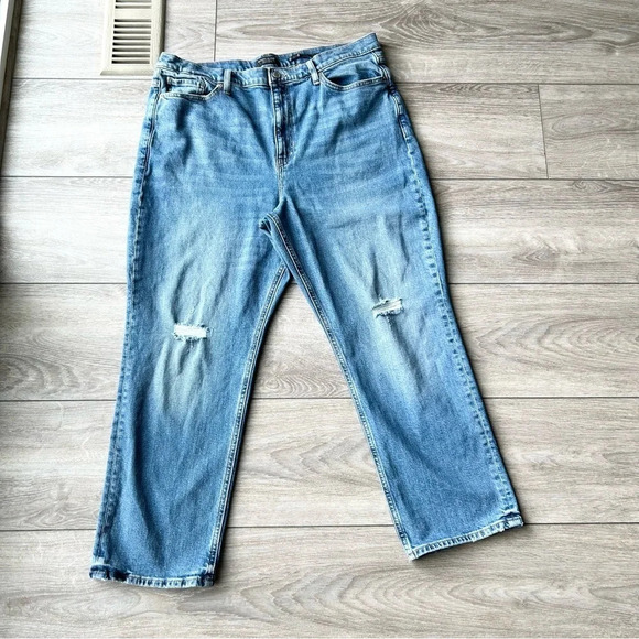 Banana Republic High Rise Straight Distressed  Jean Zion
Wash Denim - Picture 3 of 16